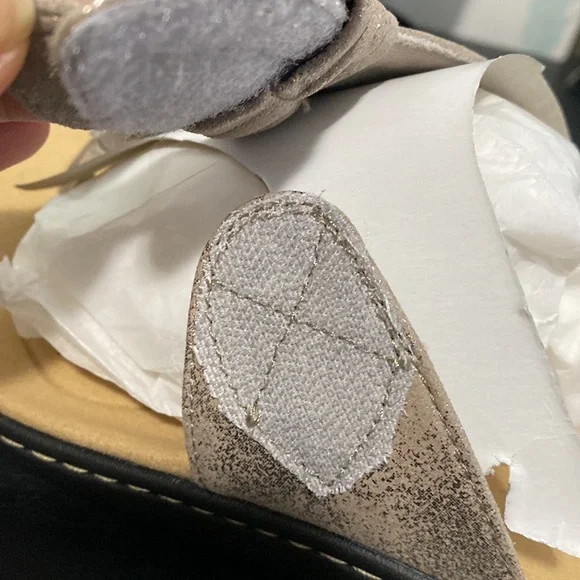 Clarks Laurieann Rae Women's Thong Sandals Metallic Taupe Size 9M NIB - Picture 7 of 7